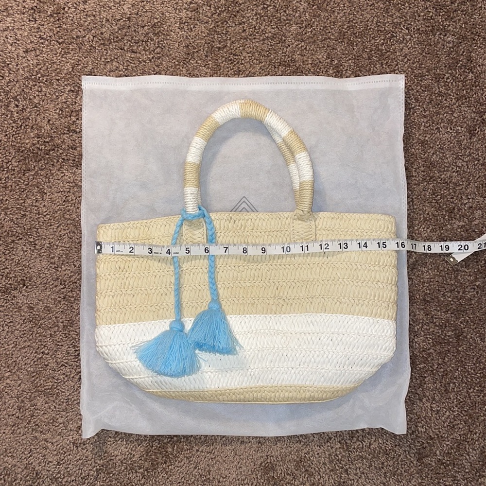 Altru Tote - Picture 6 of 8